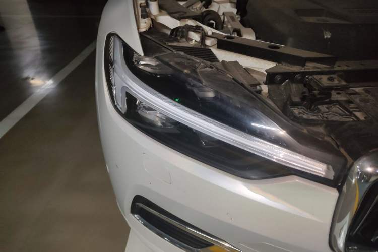 Used Volvo XC60 New Energy 2021 T8 e-Drive Hybrid Luxury Edition Right Front Headlight