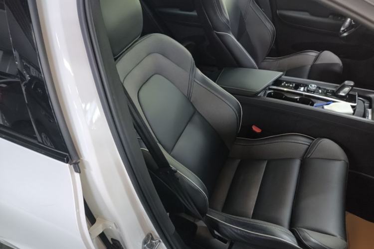 Used Volvo XC60 New Energy 2021 T8 E-Drive Hybrid Smart & Dynamic Edition Right Front Seat