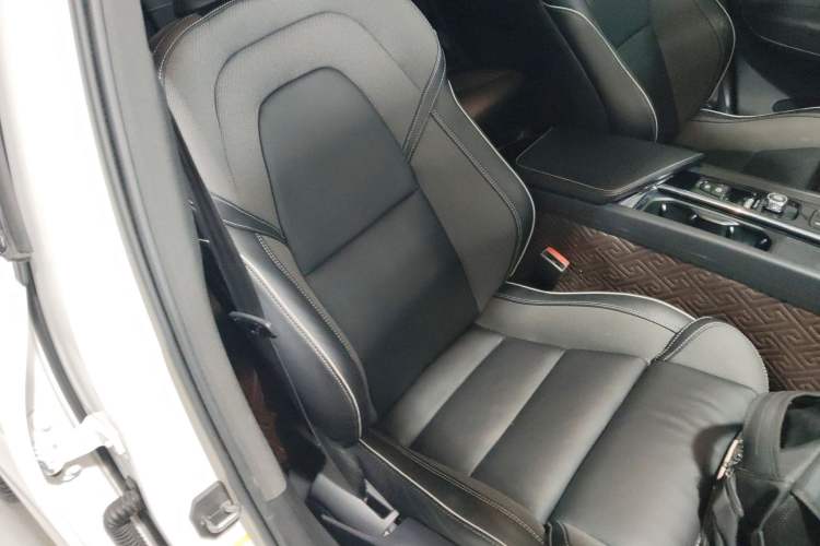 Used Volvo XC60 New Energy 2021 T8 E-Drive Hybrid Smart & Dynamic Edition Right Front Seat