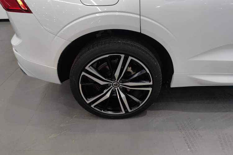 Used Volvo XC60 New Energy 2021 T8 E-Drive Hybrid Smart & Dynamic Edition Right Rear Wheel Hub