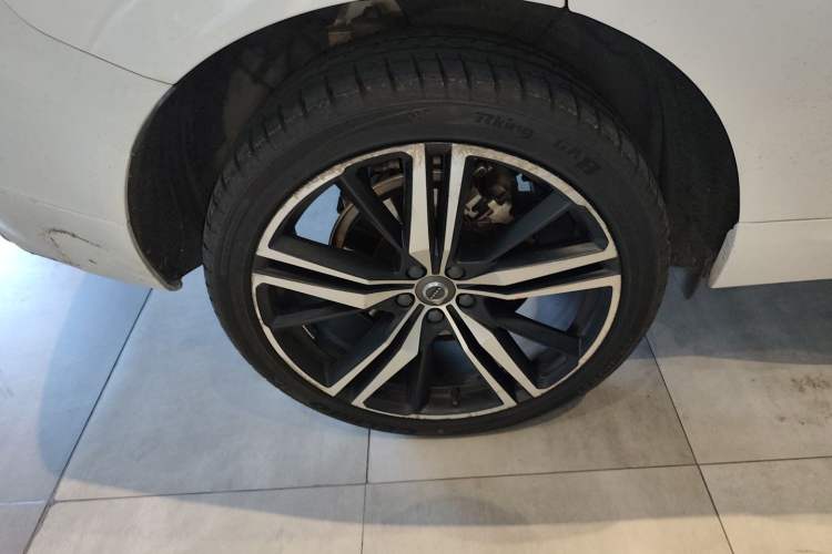 Used Volvo XC60 New Energy 2021 T8 E-Drive Hybrid Smart & Dynamic Edition Right Rear Wheel Hub