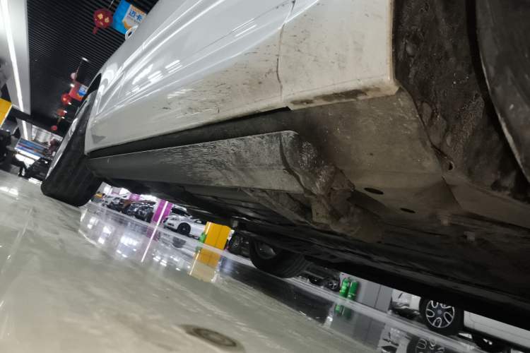 Used Volvo XC60 New Energy 2021 T8 E-Drive Hybrid Smart & Dynamic Edition Right Side Sill