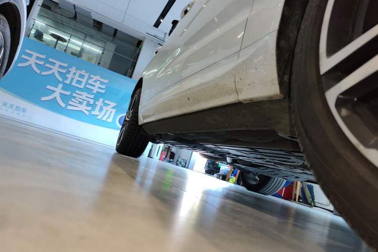 Used Volvo XC60 New Energy 2021 T8 E-Drive Hybrid Smart & Dynamic Edition Right Side Sill