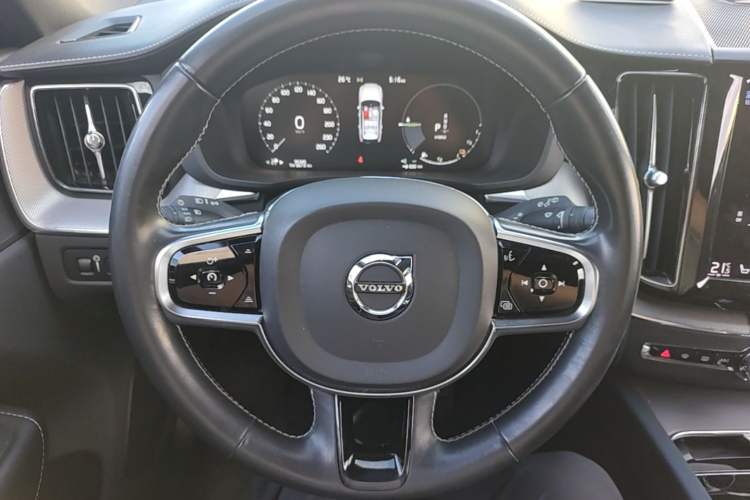 Used Volvo XC60 New Energy 2021 T8 E-Drive Hybrid Smart & Dynamic Edition Steering Wheel