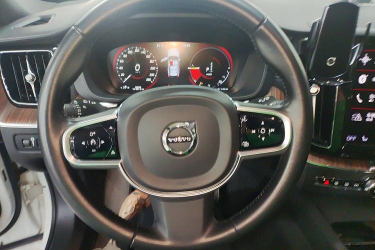 Used Volvo XC60 New Energy 2021 T8 e-Drive Hybrid Luxury Edition Steering Wheel