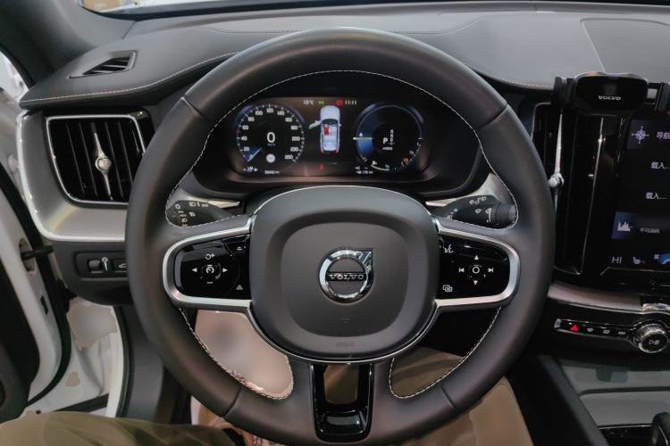 Used Volvo XC60 New Energy 2021 T8 E-Drive Hybrid Smart & Dynamic Edition Steering Wheel