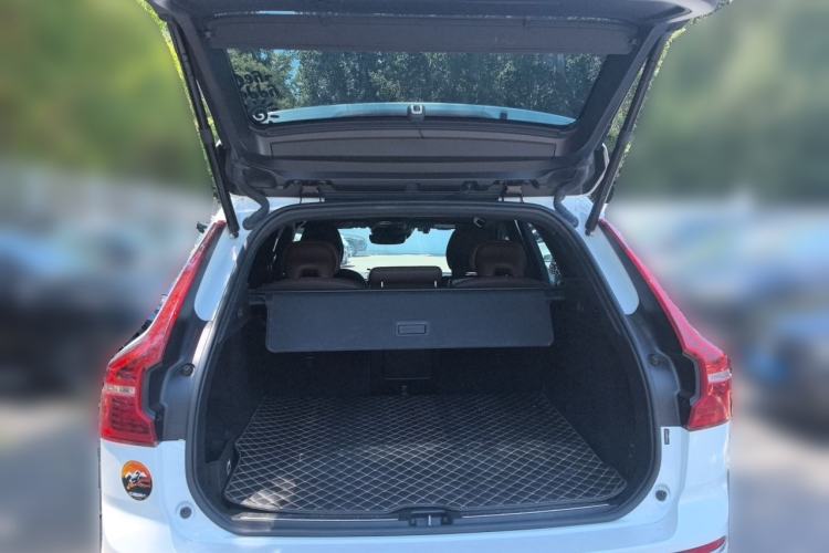 Used Volvo XC60 New Energy 2021 T8 e-Drive Hybrid Luxury Edition Trunk