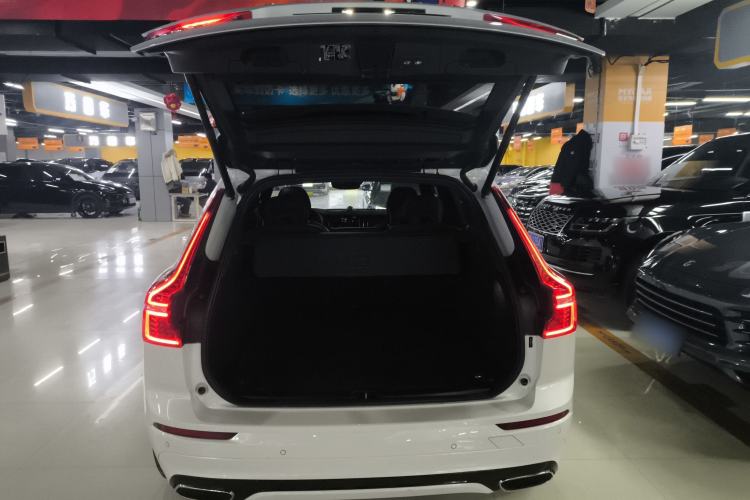 Used Volvo XC60 New Energy 2021 T8 E-Drive Hybrid Smart & Dynamic Edition Trunk