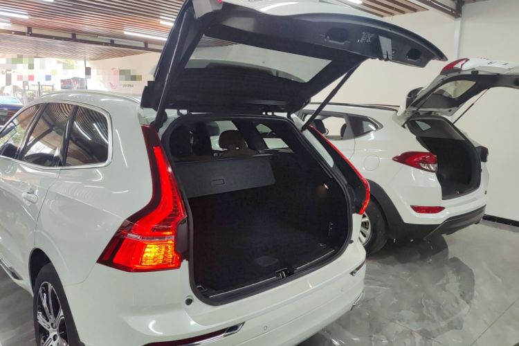 Used Volvo XC60 New Energy 2021 T8 e-Drive Hybrid Luxury Edition Trunk