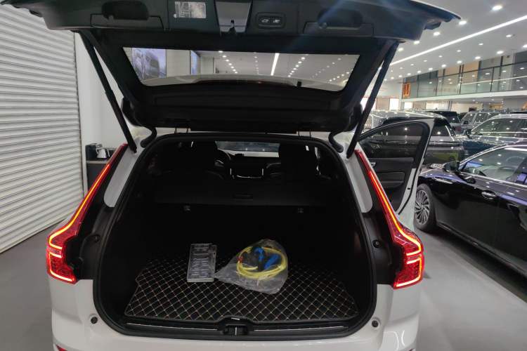 Used Volvo XC60 New Energy 2021 T8 E-Drive Hybrid Smart & Dynamic Edition Trunk