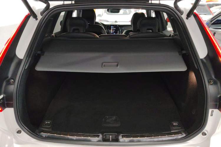 Used Volvo XC60 New Energy 2021 T8 E-Drive Hybrid Smart & Dynamic Edition Trunk