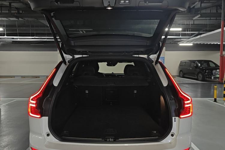 Used Volvo XC60 New Energy 2021 T8 E-Drive Hybrid Smart & Dynamic Edition Trunk