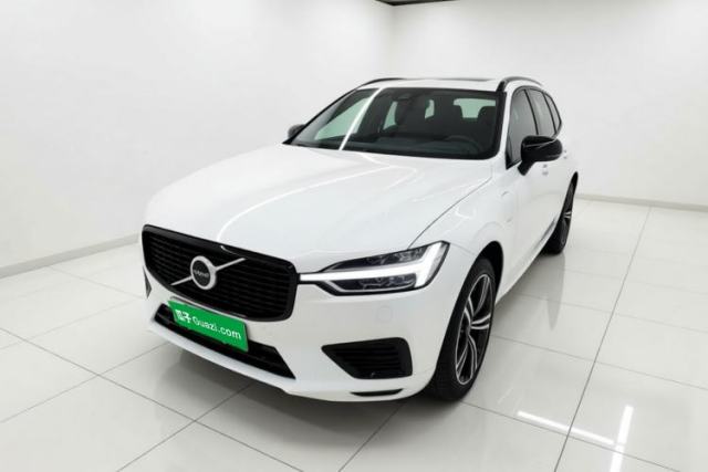 Ojetý Volvo XC60 New Energy 2021 T8 E-Drive Hybrid Smart & Dynamic Edition