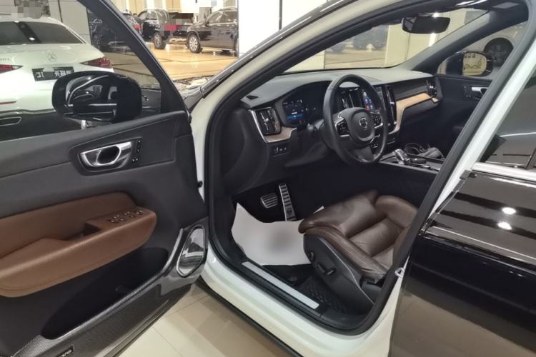 Used Volvo XC60 New Energy 2022 T8 Plug-in Hybrid All-Wheel Drive Smart Luxury Edition Driver Seat