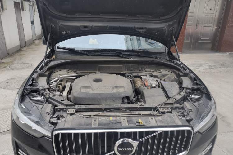 Used Volvo XC60 New Energy 2022 T8 Plug-in Hybrid All-Wheel Drive Smart Luxury Edition Engine Bay