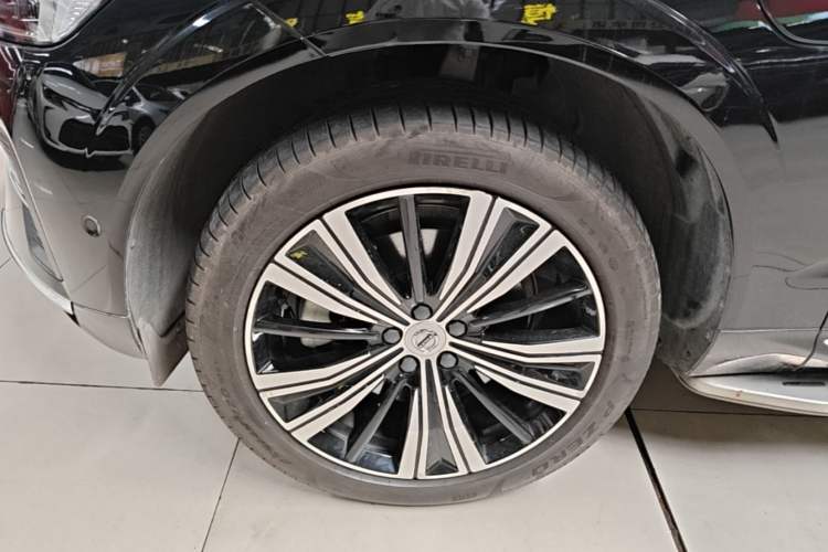 Used Volvo XC60 New Energy 2022 T8 Plug-in Hybrid Long-Range All-Wheel Drive Zhiyuan Luxury Edition Exterior 4