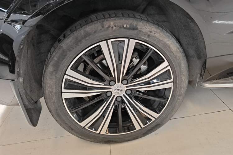 Used Volvo XC60 New Energy 2022 T8 Plug-in Hybrid Long-Range All-Wheel Drive Zhiyuan Luxury Edition Exterior 5