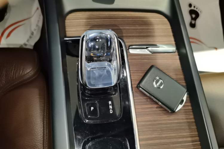 Used Volvo XC60 New Energy 2022 T8 Plug-in Hybrid All-Wheel Drive Smart Luxury Edition Gear Lever
