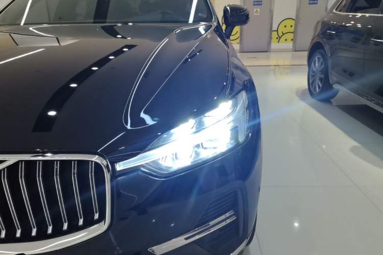 Used Volvo XC60 New Energy 2022 T8 Plug-in Hybrid All-Wheel Drive Smart Luxury Edition Left Front Headlight
