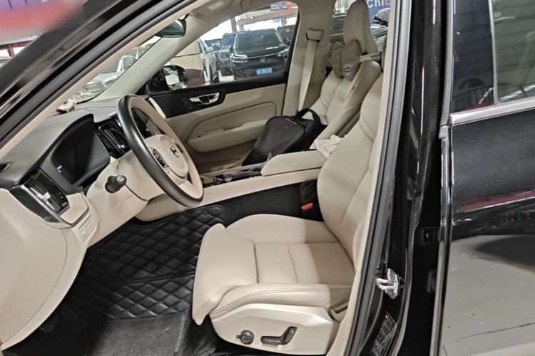 Used Volvo XC60 New Energy 2022 T8 Plug-in Hybrid Long-Range All-Wheel Drive Zhiyuan Luxury Edition Left Front Seat