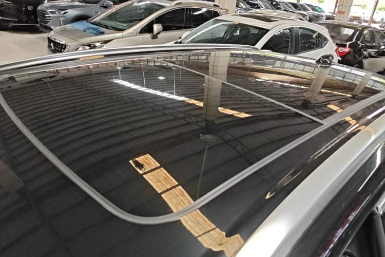 Used Volvo XC60 New Energy 2022 T8 Plug-in Hybrid Long-Range All-Wheel Drive Zhiyuan Luxury Edition Roof