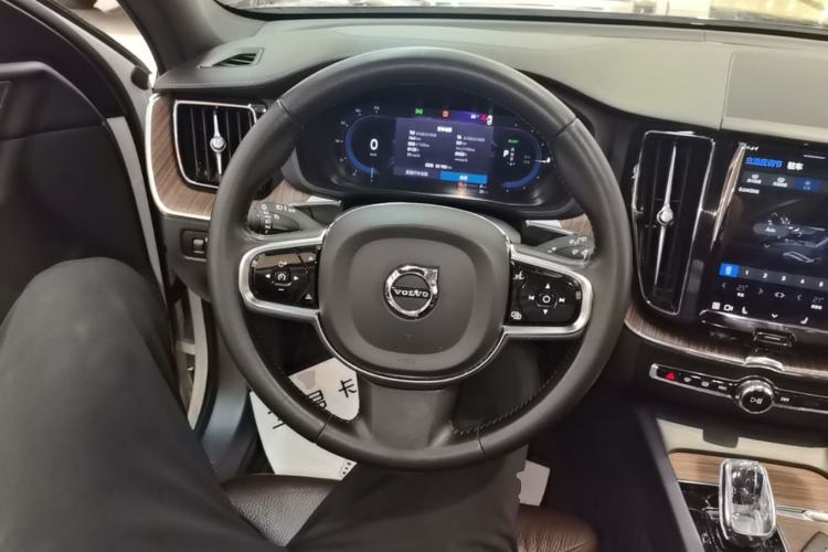 Used Volvo XC60 New Energy 2022 T8 Plug-in Hybrid All-Wheel Drive Smart Luxury Edition Steering Wheel