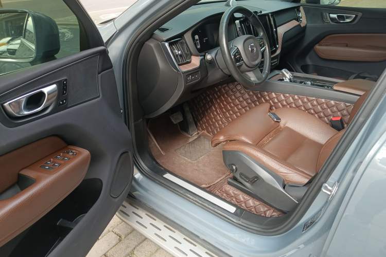 Used Volvo XC60 New Energy 2022 T8 Plug-in Hybrid All-Wheel Drive Smart Luxury Edition Driver Seat