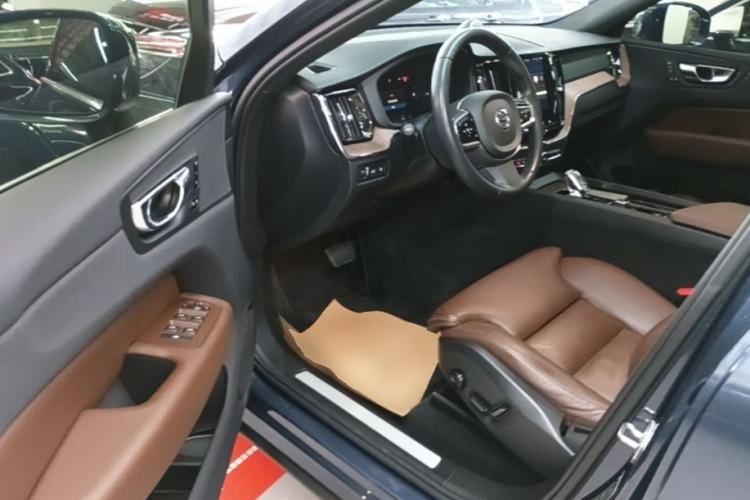 Used Volvo XC60 New Energy 2022 T8 Plug-in Hybrid All-Wheel Drive Smart Luxury Edition Driver Seat