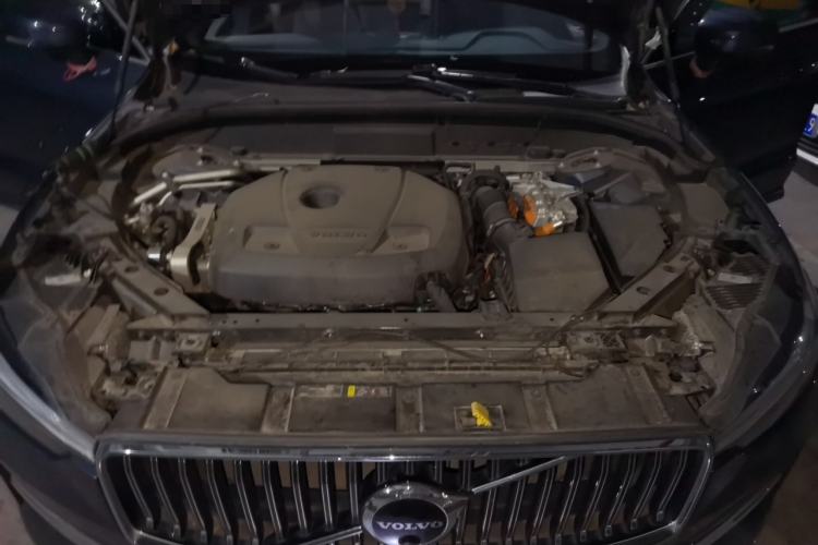 Used Volvo XC60 New Energy 2022 T8 Plug-in Hybrid Long-Range All-Wheel Drive Zhiyuan Luxury Edition Engine Bay