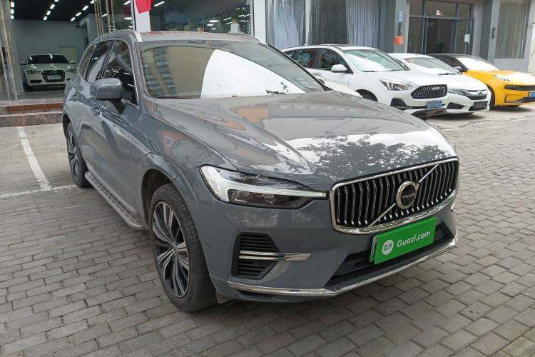 Used Volvo XC60 New Energy 2022 T8 Plug-in Hybrid All-Wheel Drive Smart Luxury Edition Front Right 45 Deg