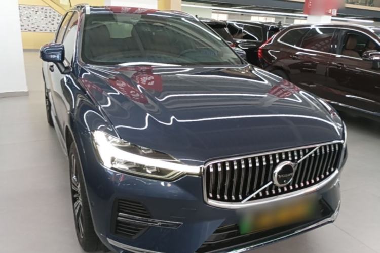 Used Volvo XC60 New Energy 2022 T8 Plug-in Hybrid All-Wheel Drive Smart Luxury Edition Front Right 45 Deg