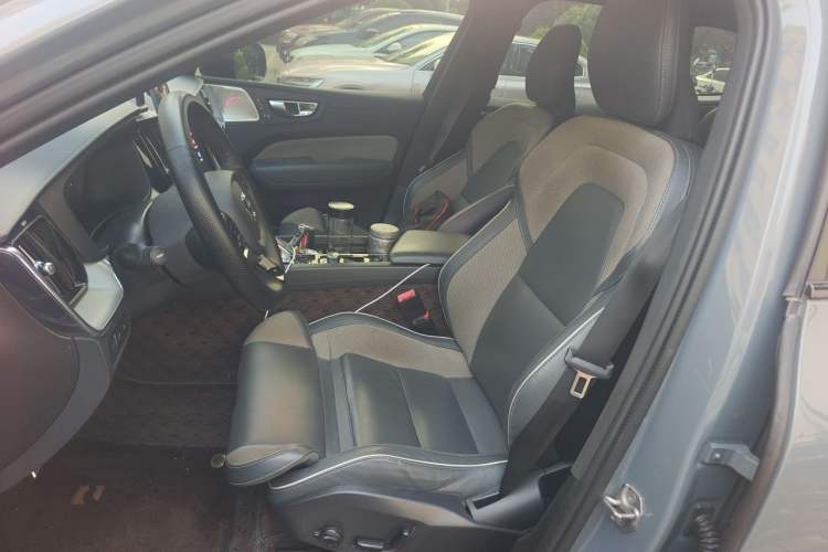 Used Volvo XC60 New Energy 2022 T8 Plug-in Hybrid All-Wheel Drive Zhiyuan Sport Edition Left Front Seat