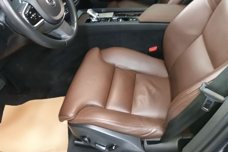 Used Volvo XC60 New Energy 2022 T8 Plug-in Hybrid All-Wheel Drive Smart Luxury Edition Left Front Seat
