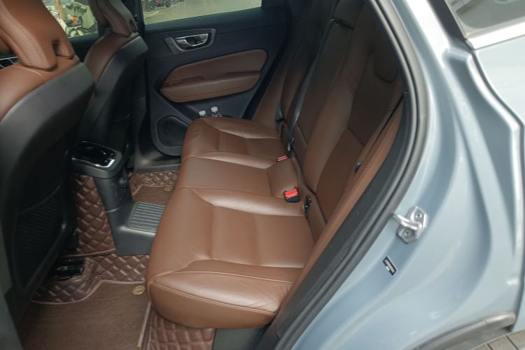 Used Volvo XC60 New Energy 2022 T8 Plug-in Hybrid All-Wheel Drive Smart Luxury Edition Left Rear Seat