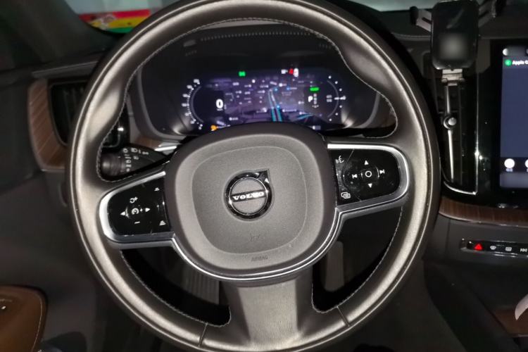 Used Volvo XC60 New Energy 2022 T8 Plug-in Hybrid Long-Range All-Wheel Drive Zhiyuan Luxury Edition Steering Wheel