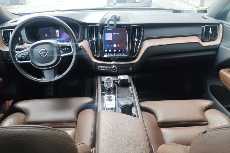 Used Volvo XC60 New Energy 2022 T8 Plug-in Hybrid All-Wheel Drive Smart Luxury Edition Center Console
