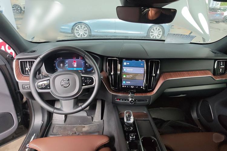 Used Volvo XC60 New Energy 2022 T8 Plug-in Hybrid All-Wheel Drive Smart Luxury Edition Center Console