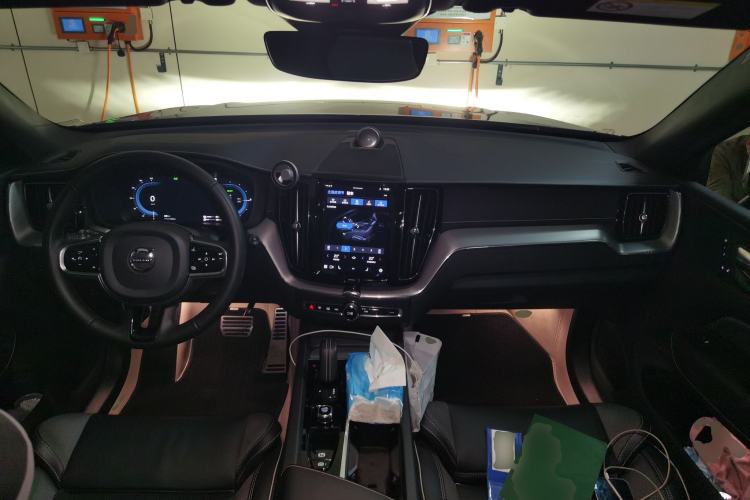 Used Volvo XC60 New Energy 2022 T8 Plug-in Hybrid Long-Range All-Wheel Drive Zhiyuan Sport Edition Center Console