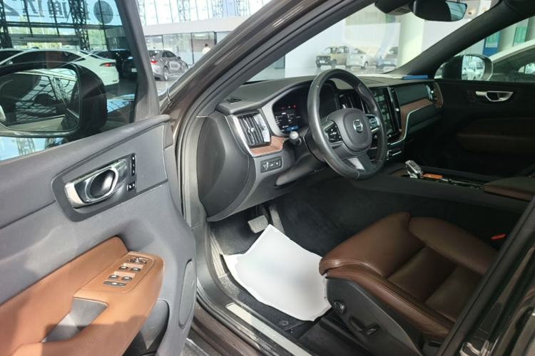 Used Volvo XC60 New Energy 2022 T8 Plug-in Hybrid All-Wheel Drive Smart Luxury Edition Driver Seat