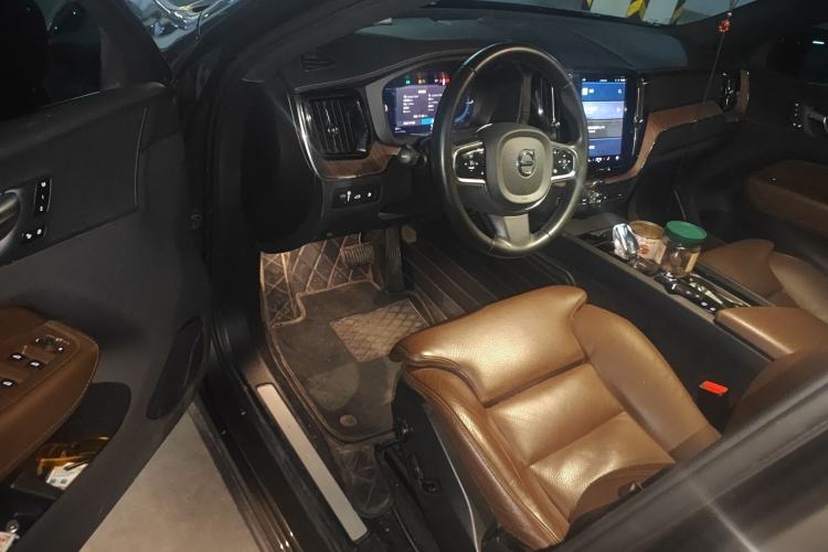 Used Volvo XC60 New Energy 2022 T8 Plug-in Hybrid All-Wheel Drive Smart Luxury Edition Driver Seat