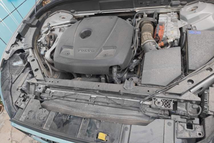 Used Volvo XC60 New Energy 2022 T8 Plug-in Hybrid All-Wheel Drive Smart Luxury Edition Engine Bay
