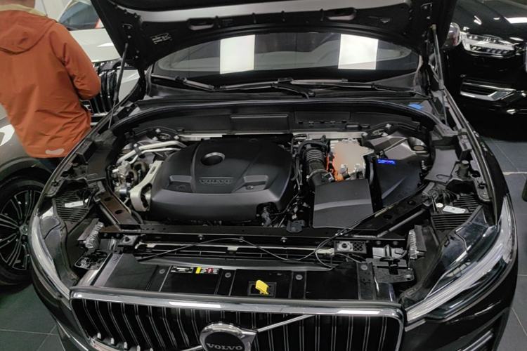 Used Volvo XC60 New Energy 2022 T8 Plug-in Hybrid All-Wheel Drive Smart Luxury Edition Engine Bay