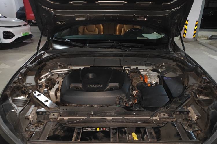 Used Volvo XC60 New Energy 2022 T8 Plug-in Hybrid All-Wheel Drive Smart Luxury Edition Engine Bay