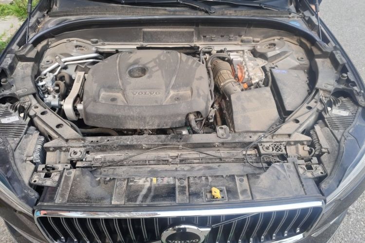 Used Volvo XC60 New Energy 2022 T8 Plug-in Hybrid All-Wheel Drive Smart Luxury Edition Engine Bay