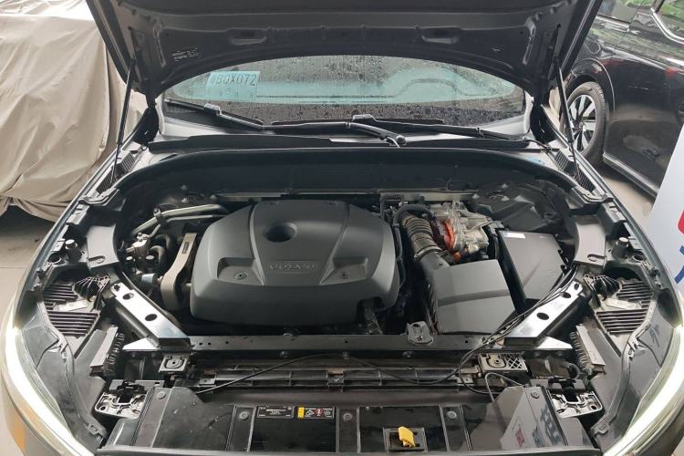Used Volvo XC60 New Energy 2022 T8 Plug-in Hybrid All-Wheel Drive Smart Luxury Edition Engine Bay