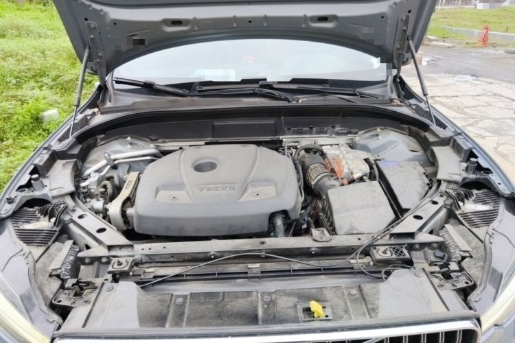Used Volvo XC60 New Energy 2022 T8 Plug-in Hybrid All-Wheel Drive Smart Luxury Edition Engine Bay