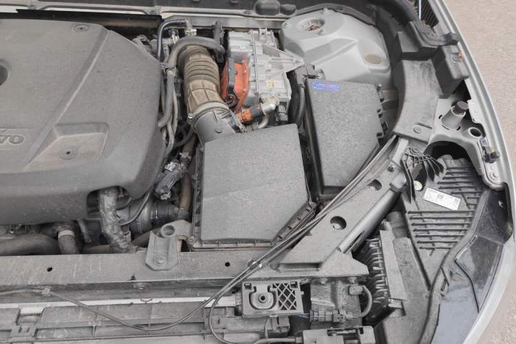 Used Volvo XC60 New Energy 2022 T8 Plug-in Hybrid All-Wheel Drive Smart Luxury Edition Engine Bay Left
