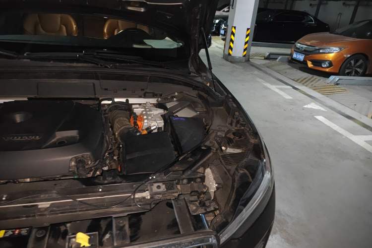 Used Volvo XC60 New Energy 2022 T8 Plug-in Hybrid All-Wheel Drive Smart Luxury Edition Engine Bay Left