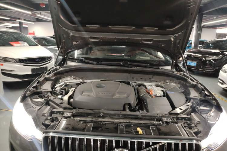Used Volvo XC60 New Energy 2022 T8 Plug-in Hybrid All-Wheel Drive Smart Luxury Edition Engine Bay