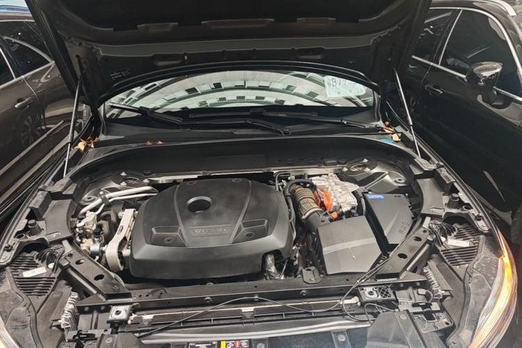 Used Volvo XC60 New Energy 2022 T8 Plug-in Hybrid Long-Range All-Wheel Drive Zhiyuan Luxury Edition Engine Bay